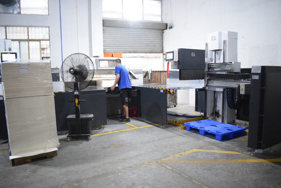 GUANGZHOU YM PACKAGE PRODUCTS CO.,LTD. خط تولید تولید کننده