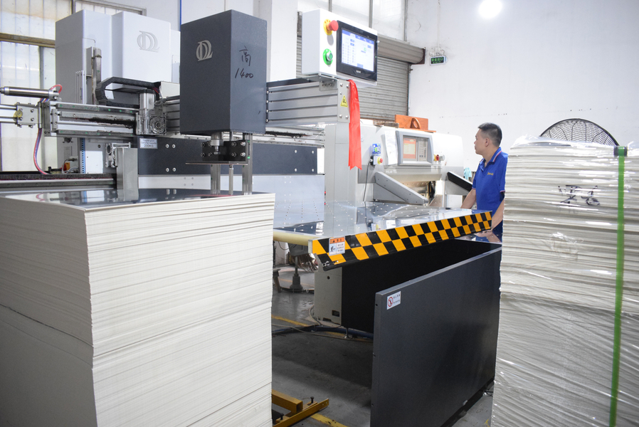 GUANGZHOU YM PACKAGE PRODUCTS CO.,LTD. خط تولید تولید کننده