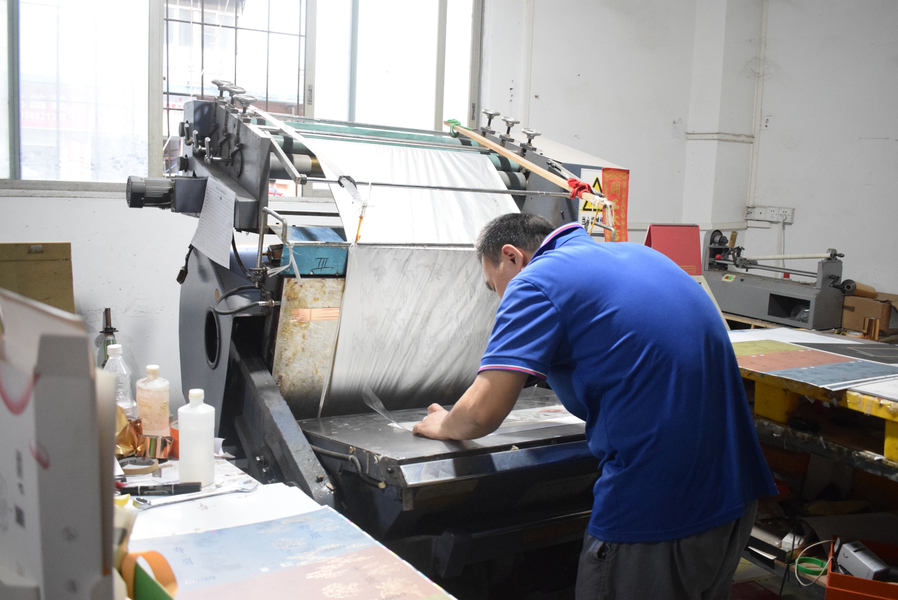 GUANGZHOU YM PACKAGE PRODUCTS CO.,LTD. خط تولید تولید کننده